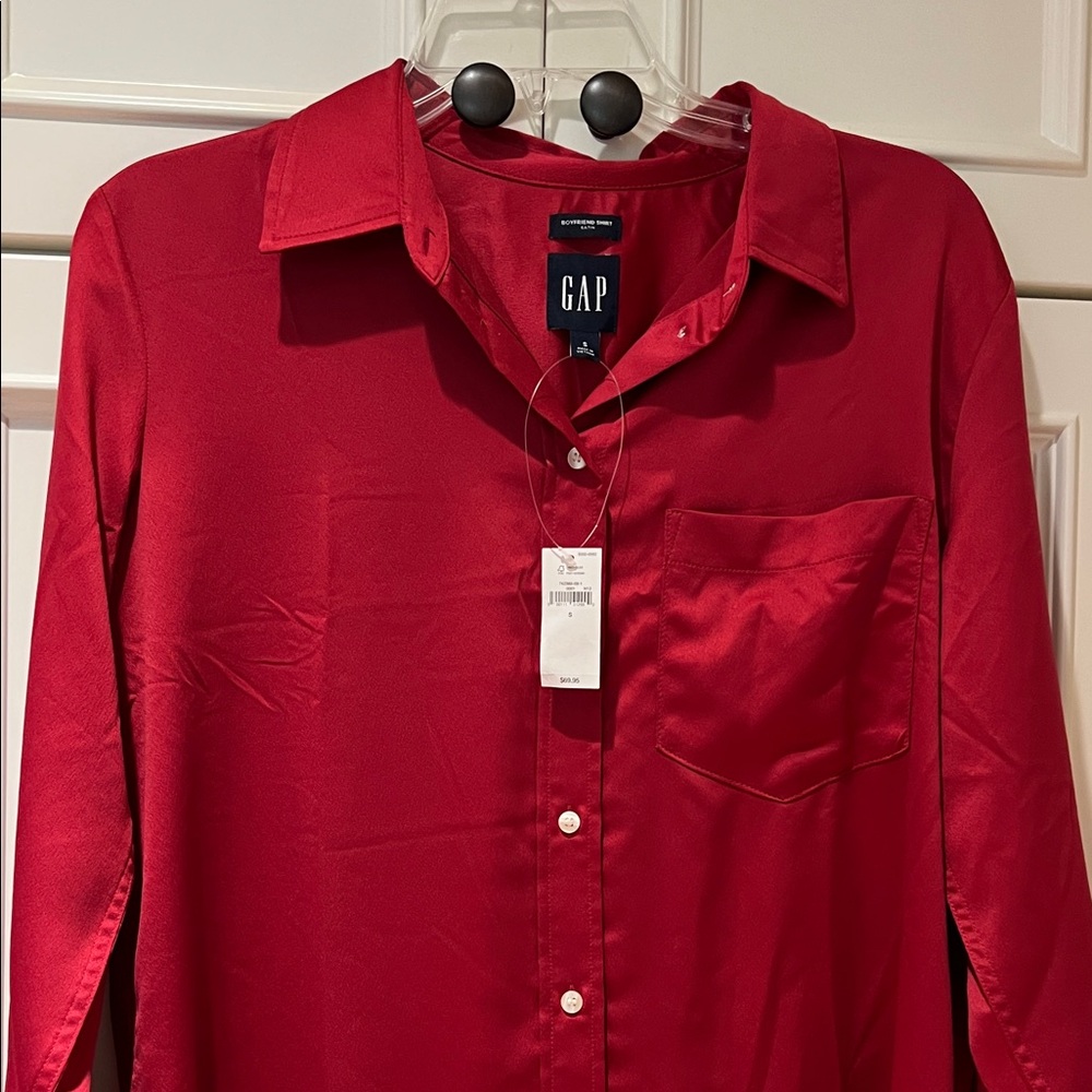 GAP boyfriend Vibrant Red Button Down Shirt